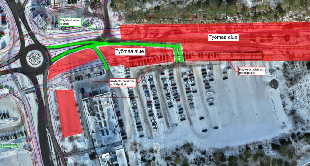 Pysäköintipaikkoja poistuu yksi rivi parkkialueen pohjoispuolelta.